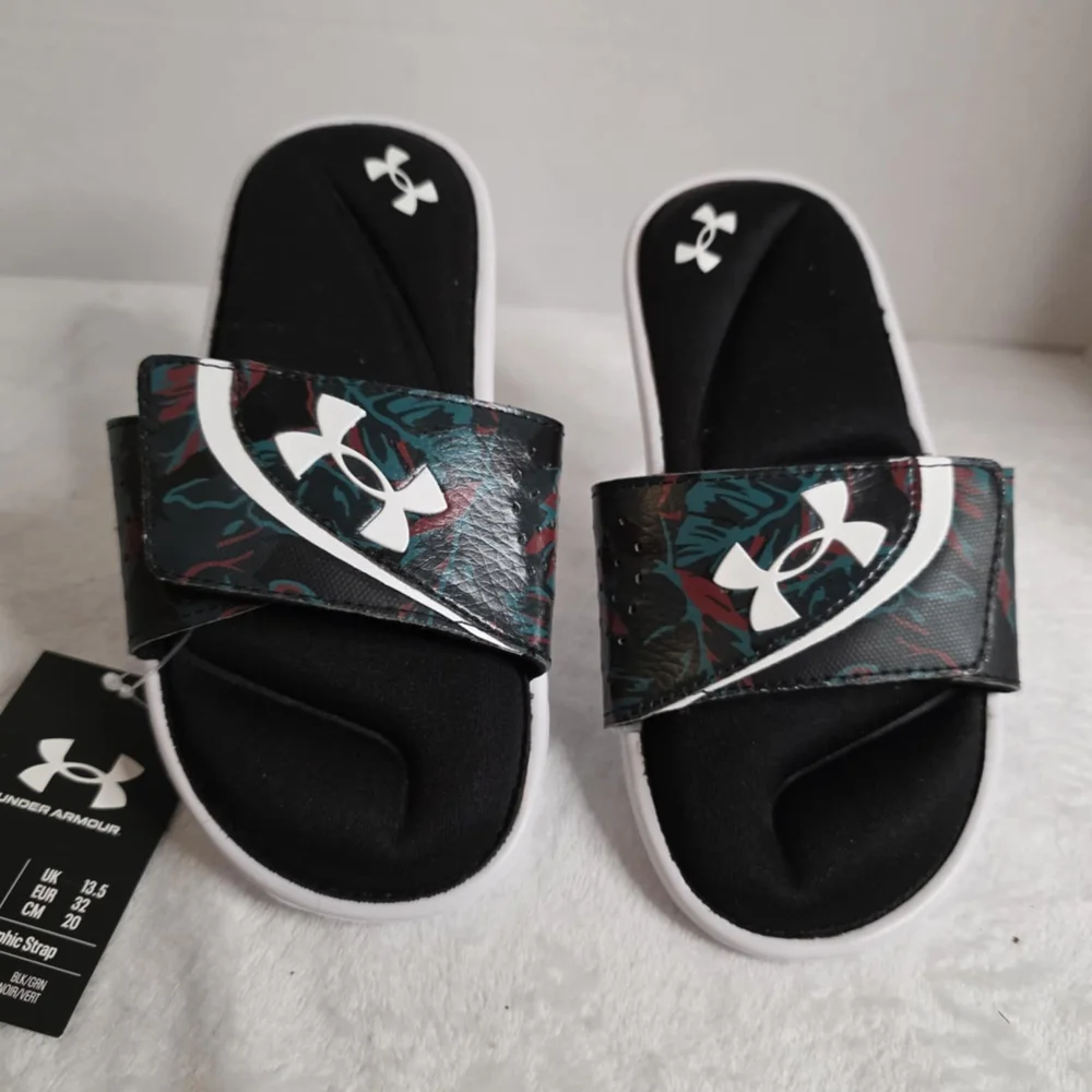 NEW UNDER ARMOUR UA IGNITE VI GRAPHIC FOOTBED SLIDES‎ SANDALS SIZE 1 YOUTH